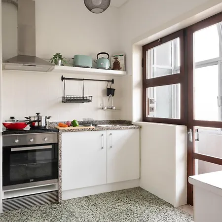 Apartment ! Luminous 2br Floor ! Praca Da Republica *
