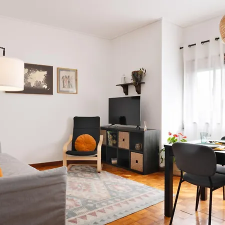 ! Luminous 2br Floor ! Praca Da Republica Apartment