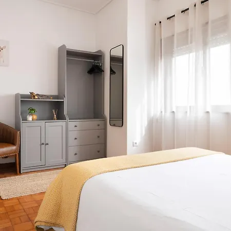 ! Luminous 2br Floor ! Praca Da Republica *